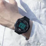 ساعت-مچی-اسکمی-مدل-1219-در-دست